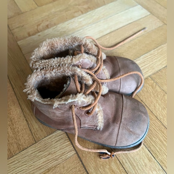 Age of Innocence Kids Camel Suede Shearling Booties - Picture 11 of 11